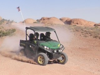 John Deere Gator RSX850i Riding