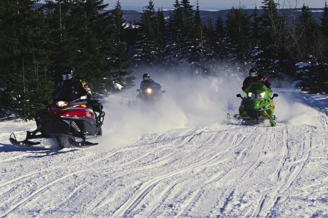 snow-machine-race (640x427)