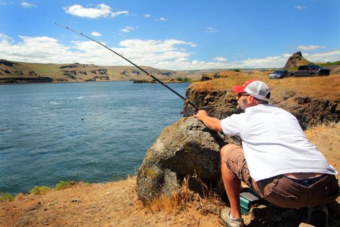 fisherman casting