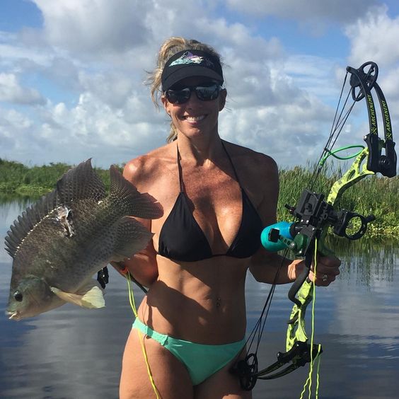 Hottest Women of Bowfishing